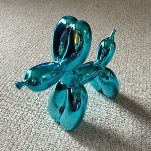 Metallic Blue Ballon Dog